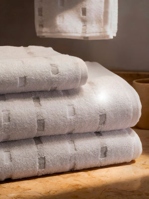 Hotel Xperience 550 GSM White Tricolor Towel