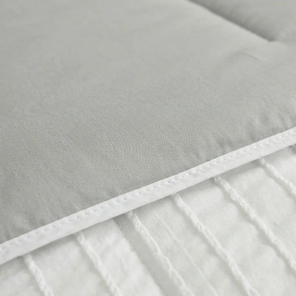 Afora White Comforter Quilt