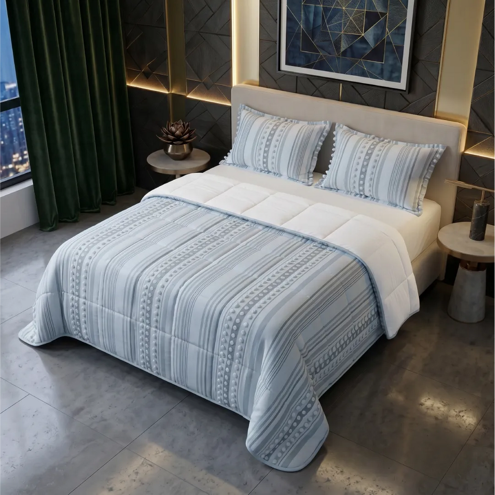 Orbe White - Blue Comforter Quilt